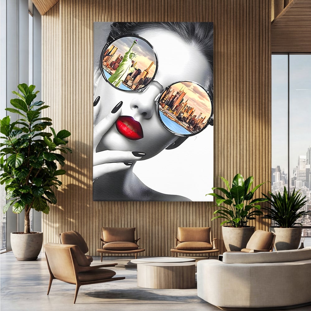 Tablou canvas cu tablou canvas cu portret femeie ochelari, fara rama, pe sasiu de lemn, pe perete intr-un birou